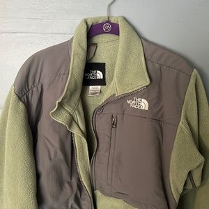 The North Face jacket. Woman’s large. Green/Grey in color. Great condition.